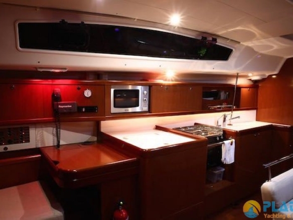 Yelkenli Kiralama Fethiye Beneteau Oceanis 43 platin yatcilik
