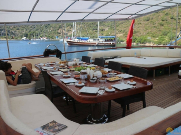 6 Kamara Kiralık Lüks Tekne