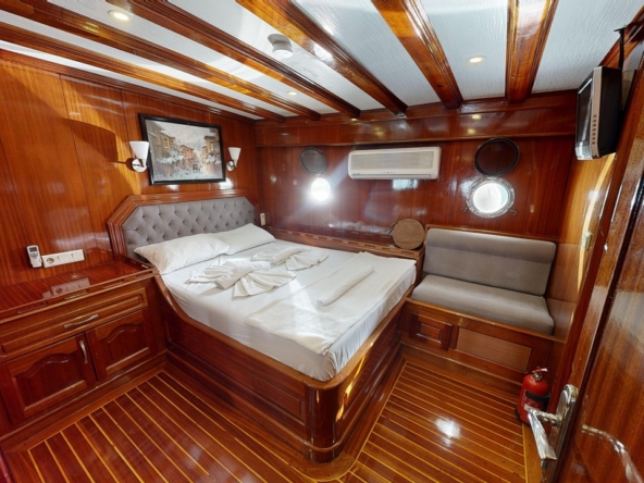 Diamond Lila Gulet – 30 Metre Lüks Mavi Yolculuk Deneyimi