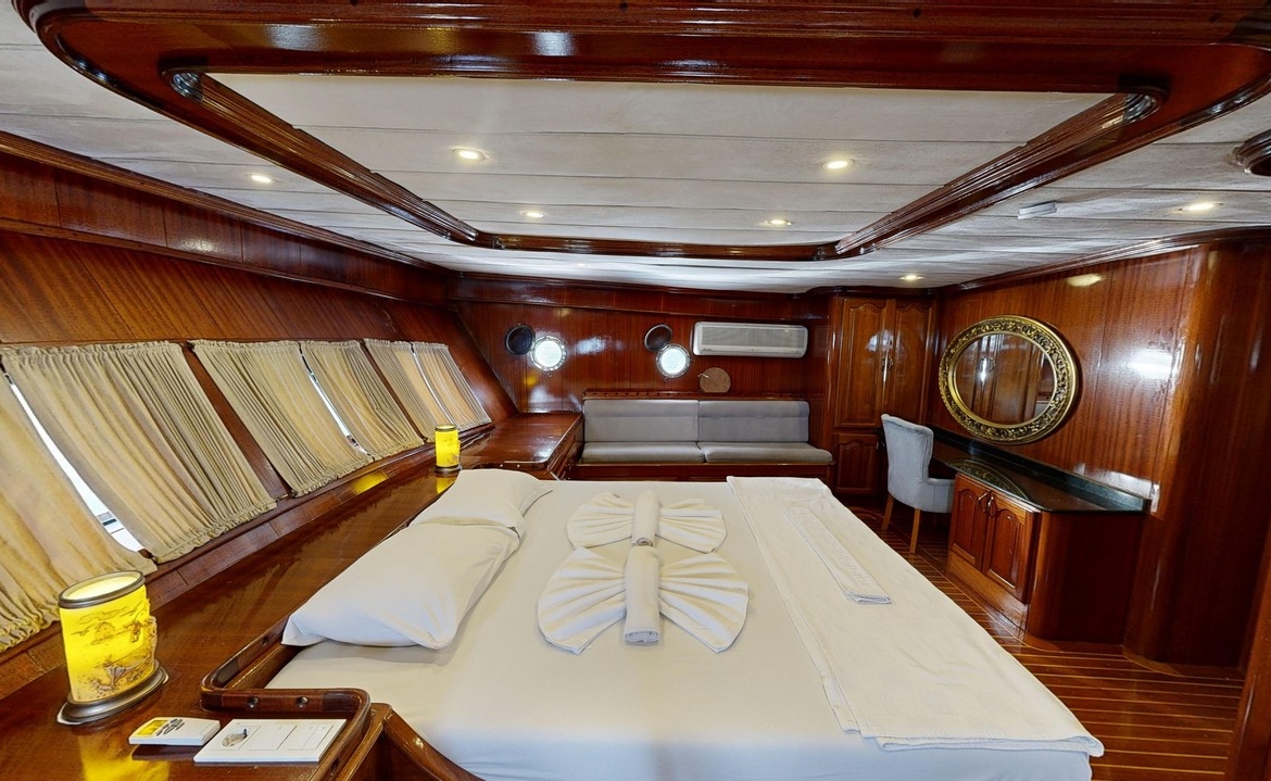 Diamond Lila Gulet – 30 Metre Lüks Mavi Yolculuk Deneyimi