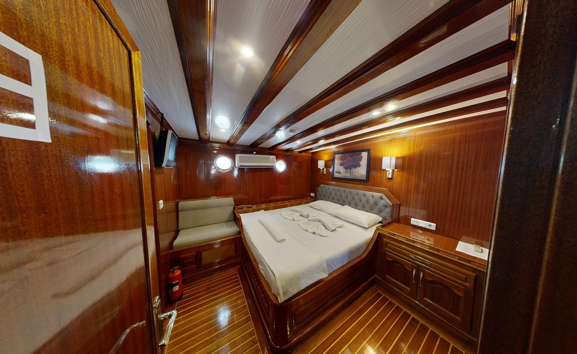 Diamond Lila Gulet – 30 Metre Lüks Mavi Yolculuk Deneyimi