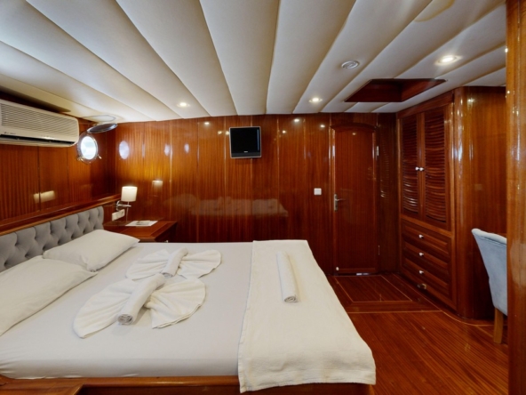 Diamond Lila Gulet – 30 Metre Lüks Mavi Yolculuk Deneyimi