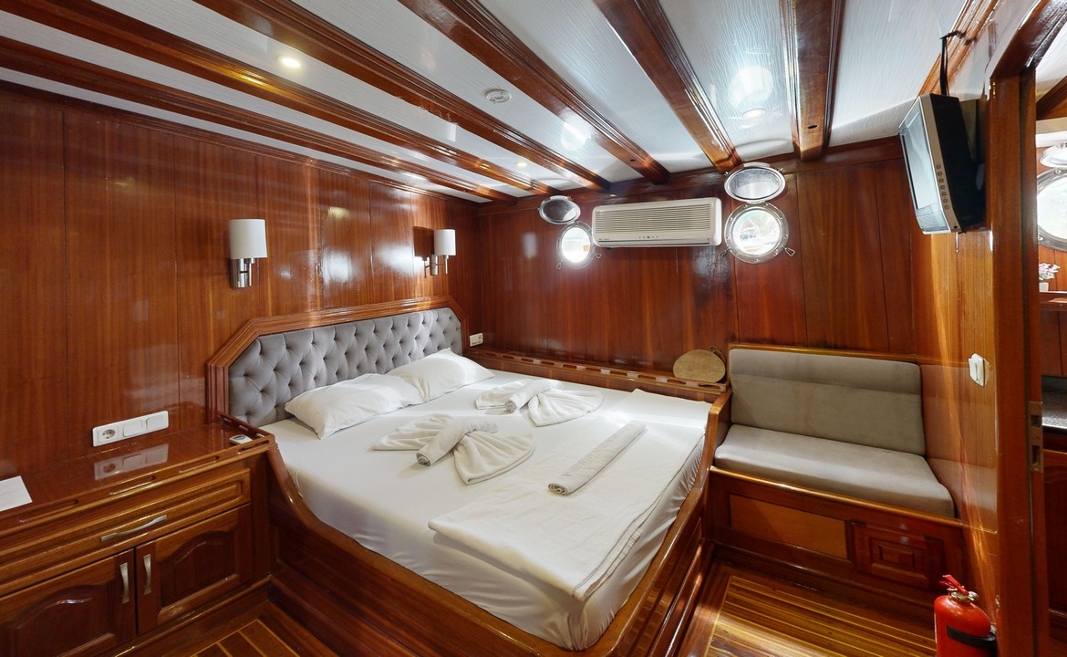 Diamond Lila Gulet – 30 Metre Lüks Mavi Yolculuk Deneyimi