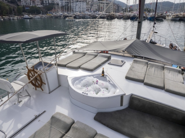 Diamond Lila Gulet – 30 Metre Lüks Mavi Yolculuk Deneyimi