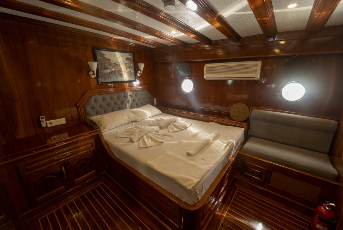 Diamond Lila Gulet – 30 Metre Lüks Mavi Yolculuk Deneyimi