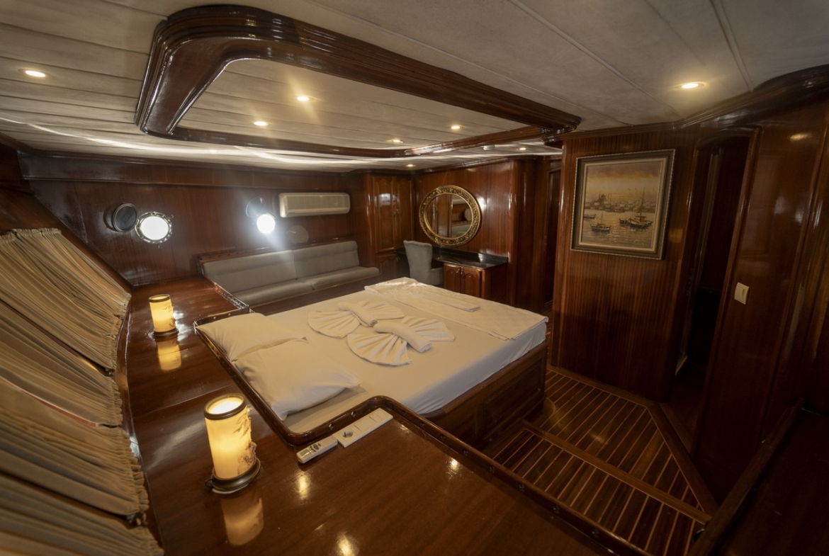 Diamond Lila Gulet – 30 Metre Lüks Mavi Yolculuk Deneyimi