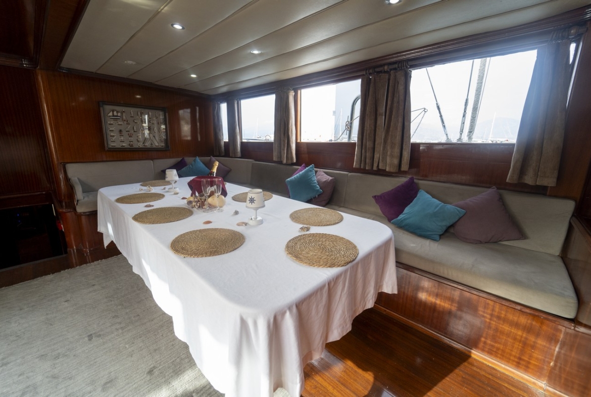 Diamond Lila Gulet – 30 Metre Lüks Mavi Yolculuk Deneyimi