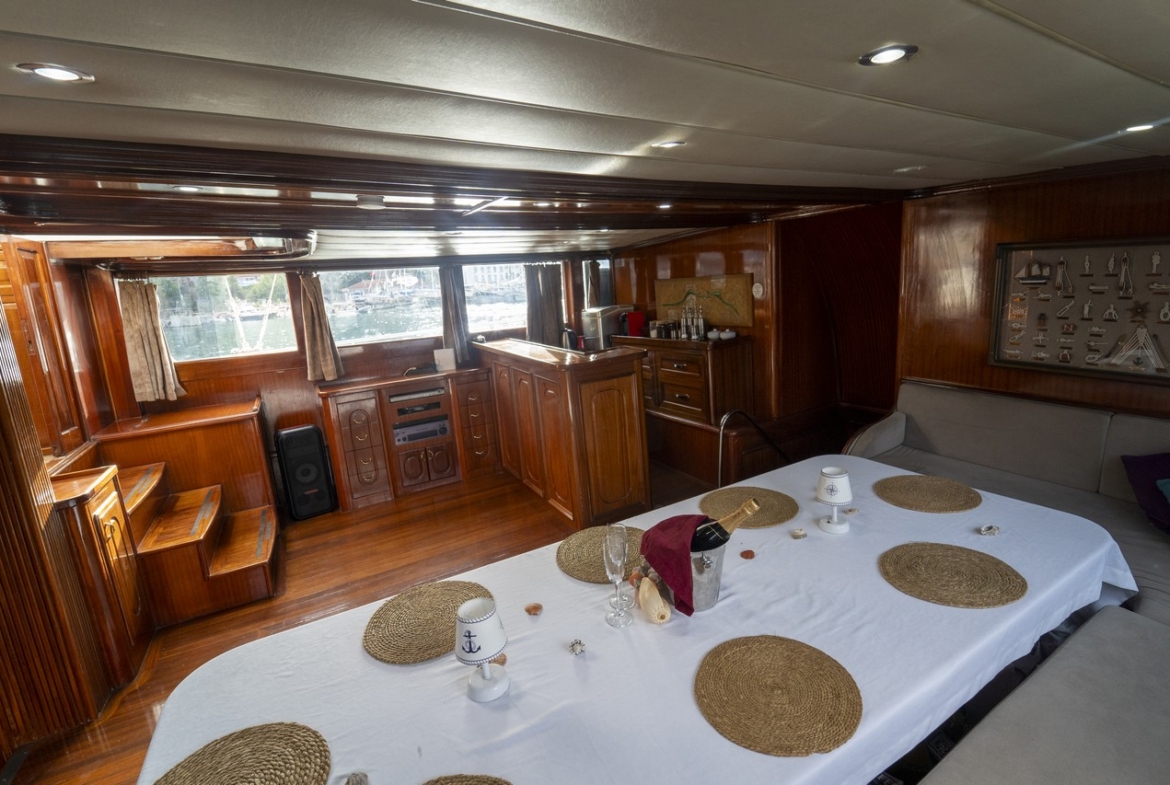 Diamond Lila Gulet – 30 Metre Lüks Mavi Yolculuk Deneyimi