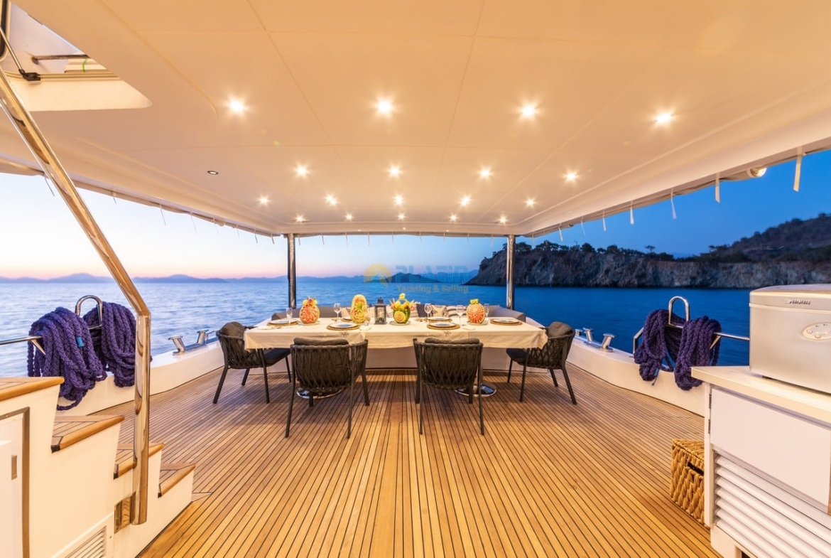 Konaklamalı Tekne Kiralama