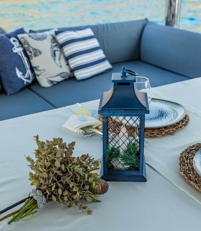 Konaklamalı Tekne Kiralama