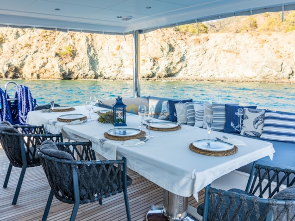 Konaklamalı Tekne Kiralama