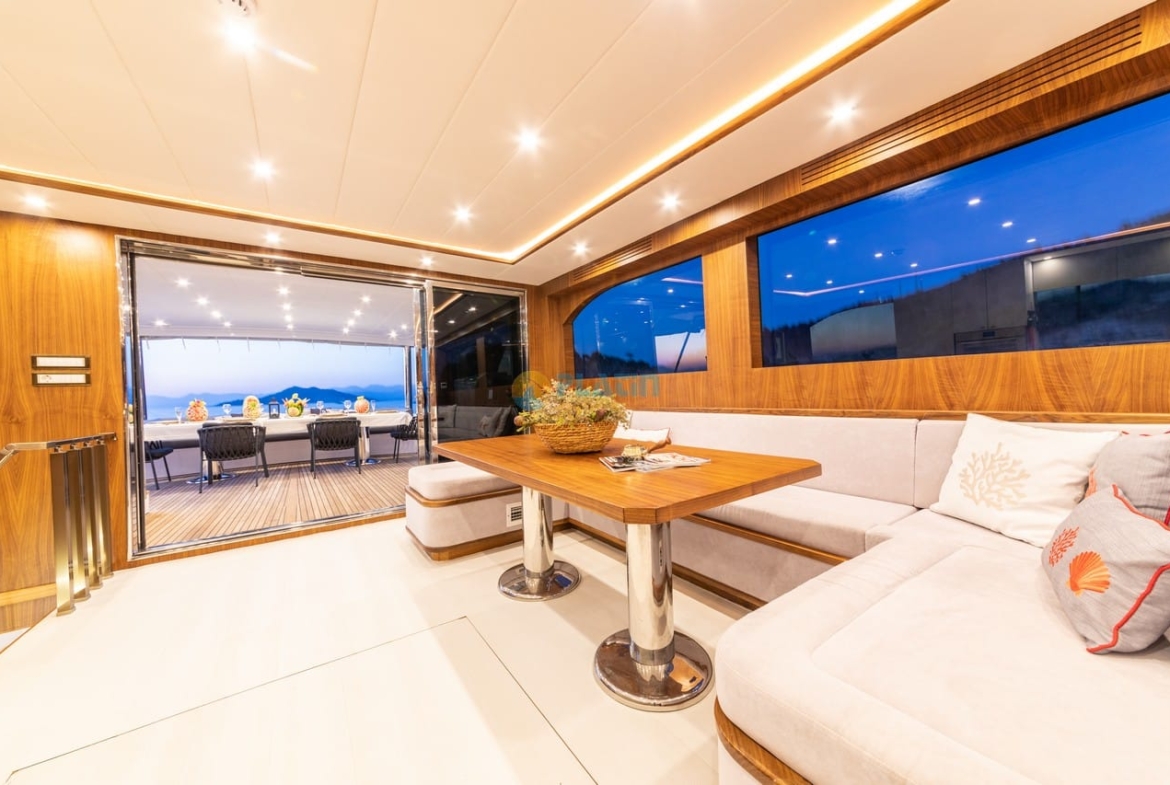 Konaklamalı Tekne Kiralama