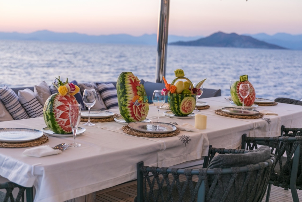 Konaklamalı Tekne Kiralama