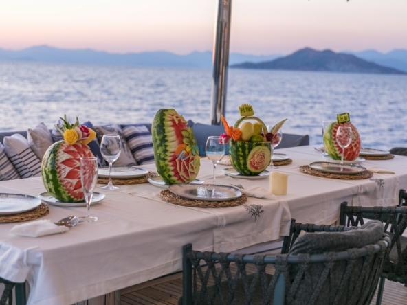 Konaklamalı Tekne Kiralama