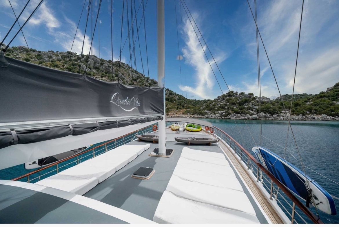 Questa Vita Gulet