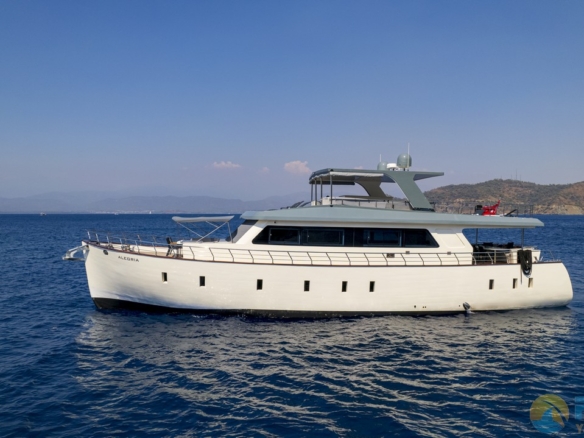 Alegria Trawler Yat