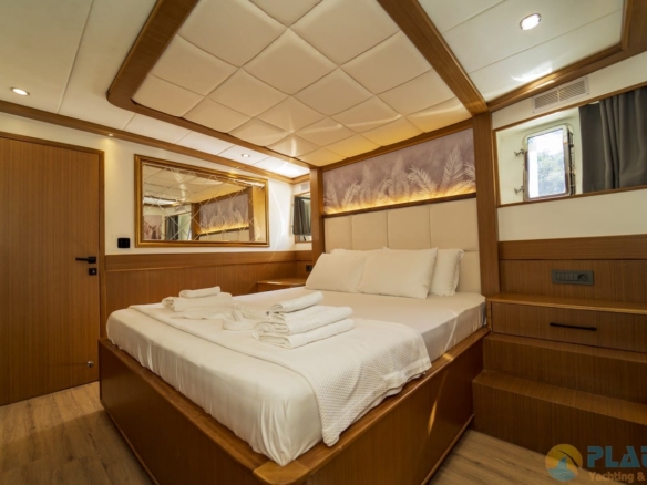Alegria Trawler Yat