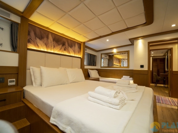 Alegria Trawler Yat