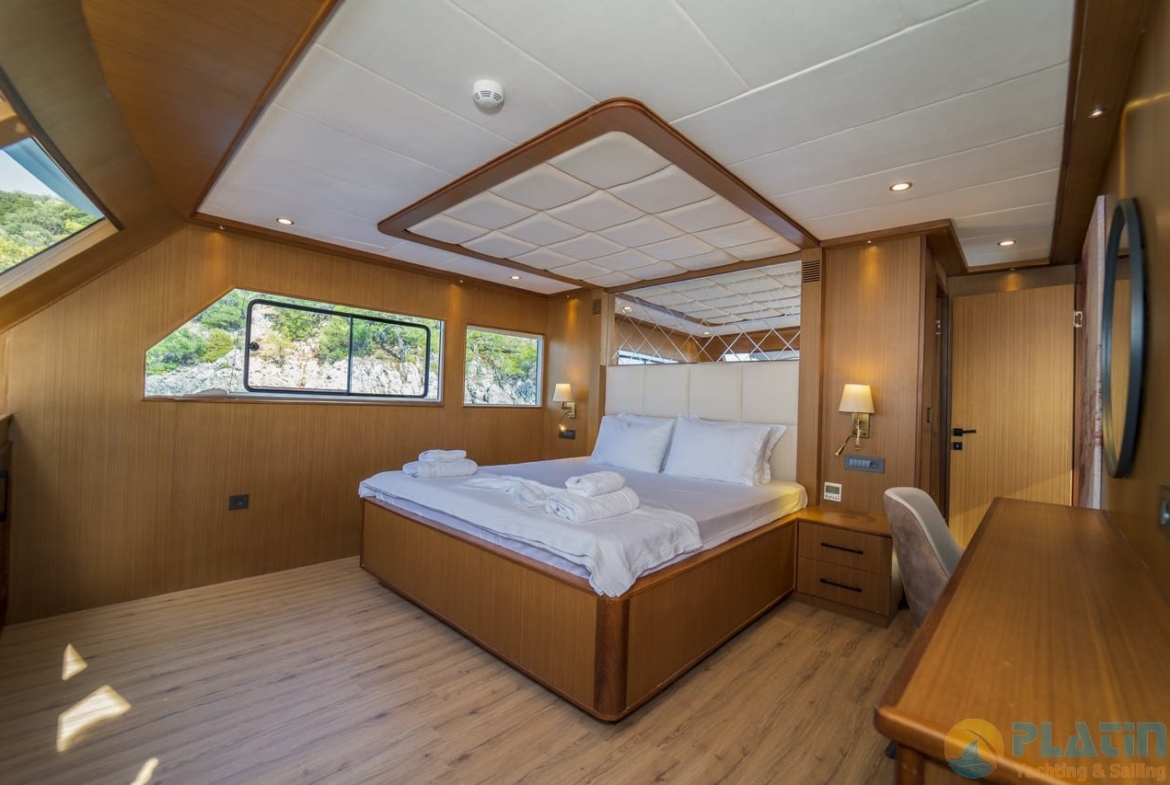 Alegria Trawler Yat
