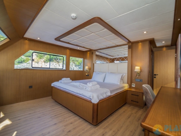 Alegria Trawler Yat