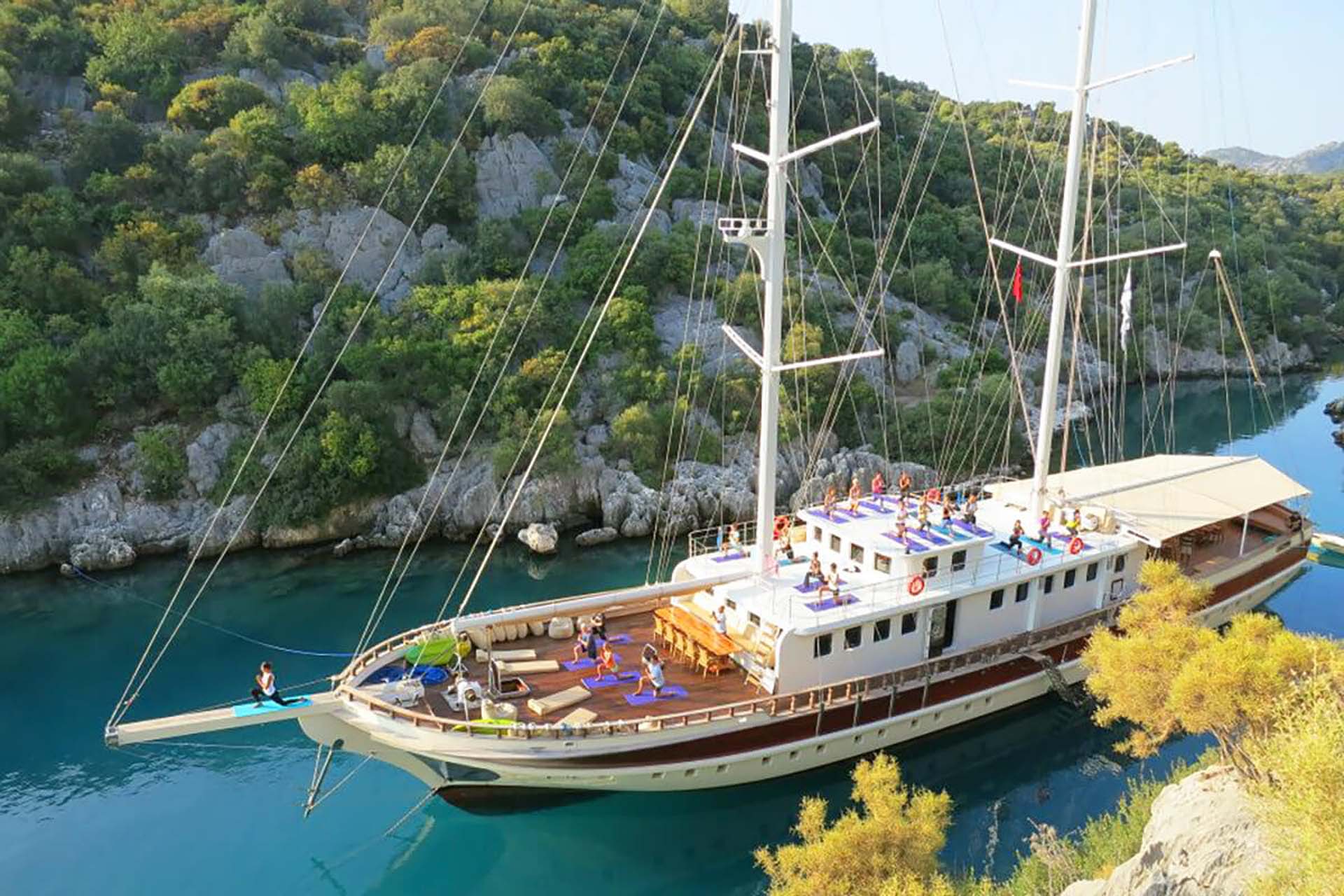 Göcek kalabalık gruplar için gulet kiralama