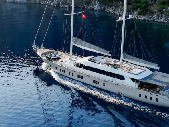 De Love Gulet Yat