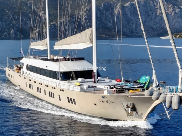 De Love Gulet Yat