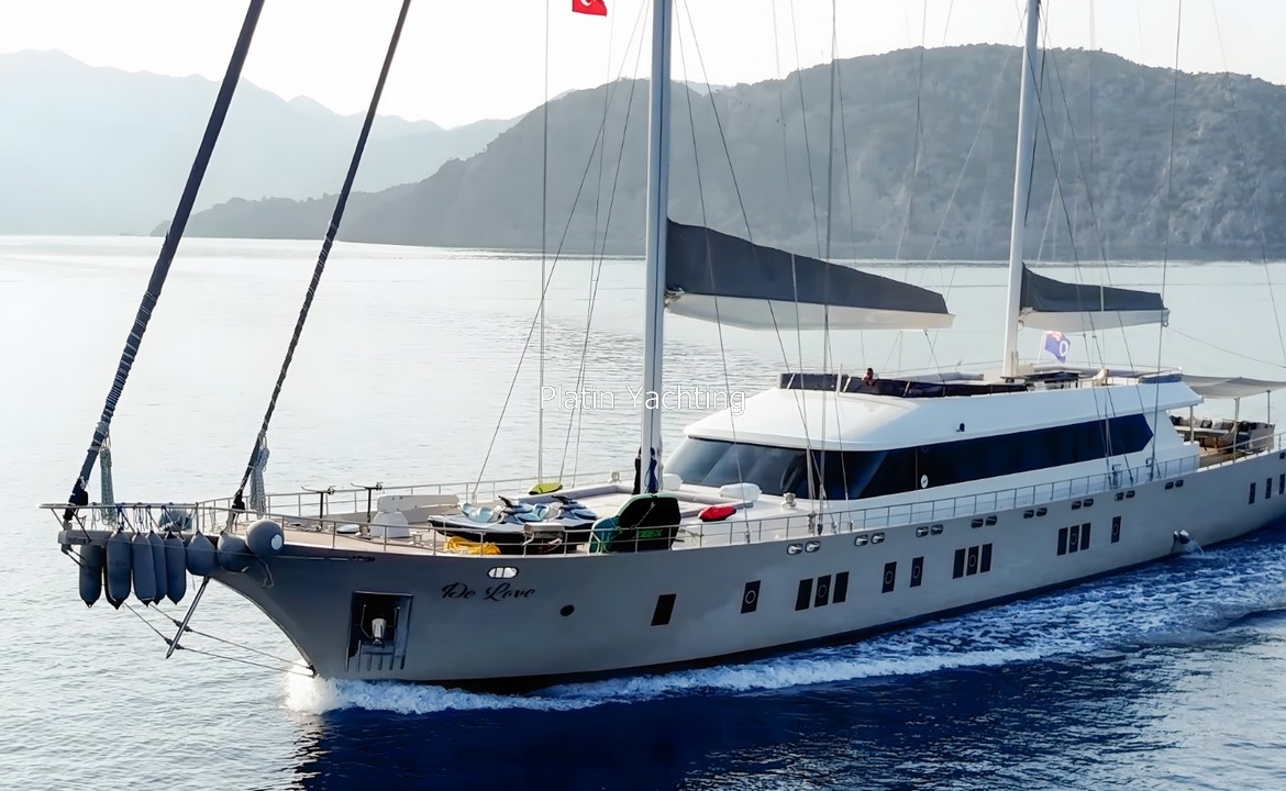 De Love Gulet Yat