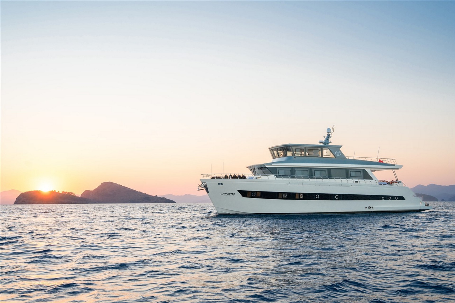 2026 Trawler Kiralama Fiyatları Güncel Sezon Rehberi