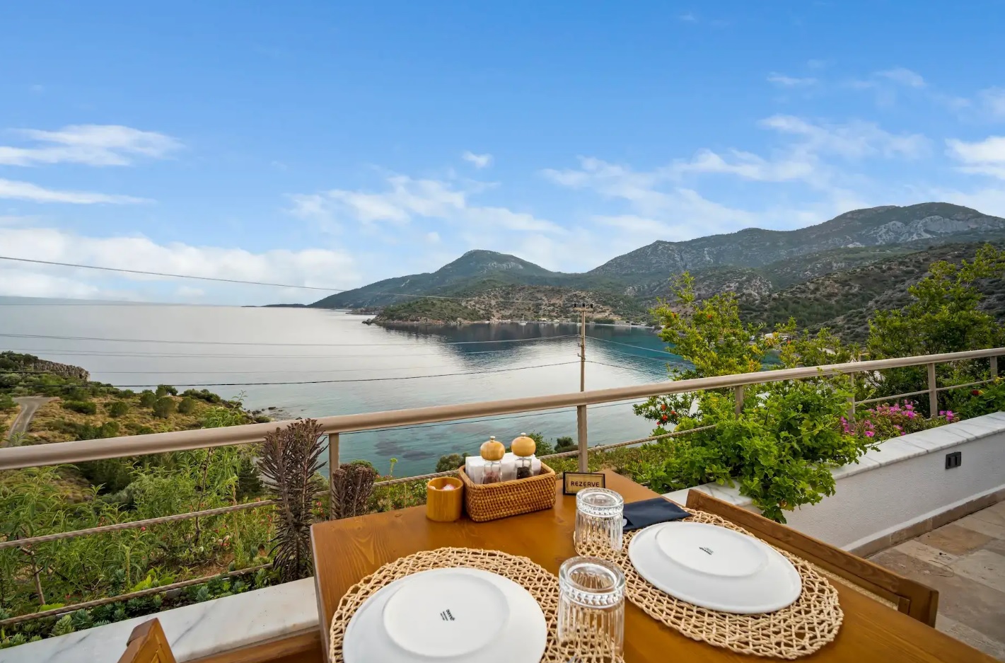 Mavi Yolculukta Datça Restoranları – En İyi Lezzet Durakları