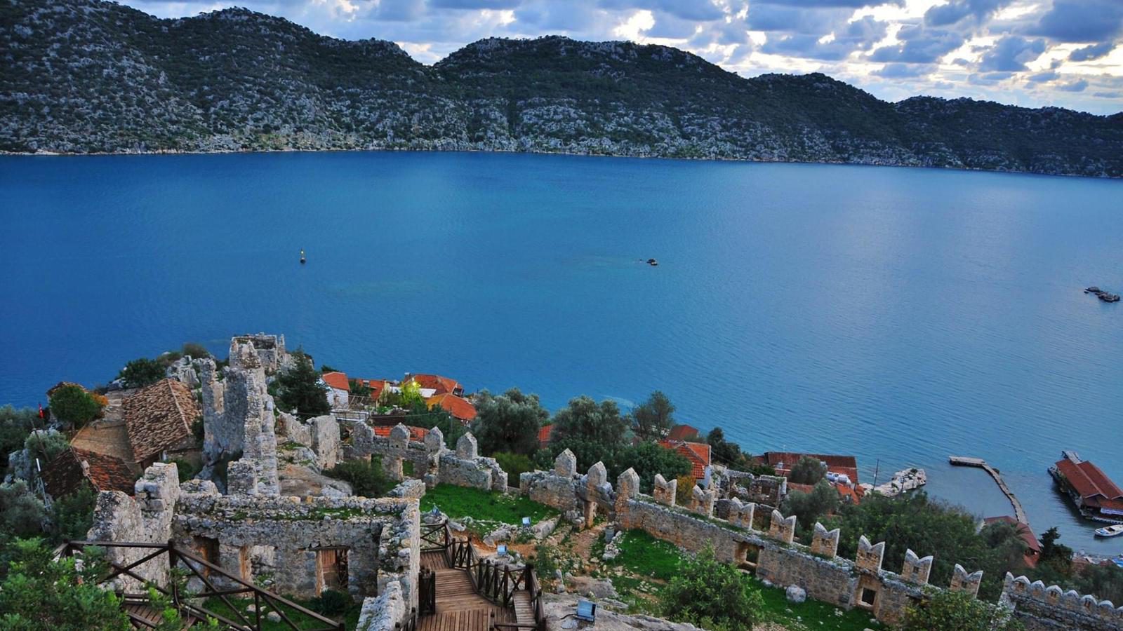 Demre rehberi Tarihi Likya kalıntıları St. Nicholas Kilisesi doğal koylar