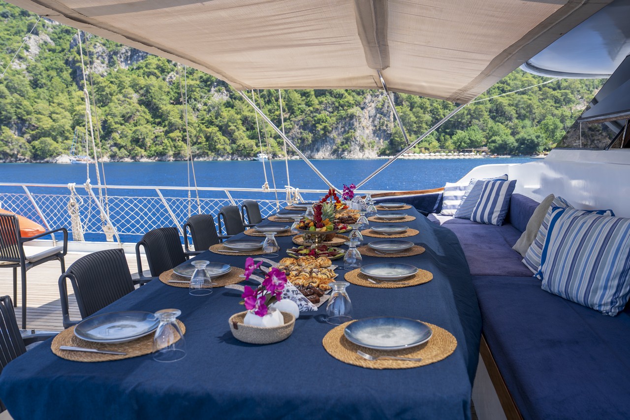 Holiday 10 Gulet – 40 Metrelik, 10 Kamaralı ve 22 Kişilik Tekne