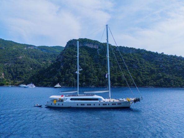 King of the Sea Yat – Kişisel Yüzen Lüks Oteliniz