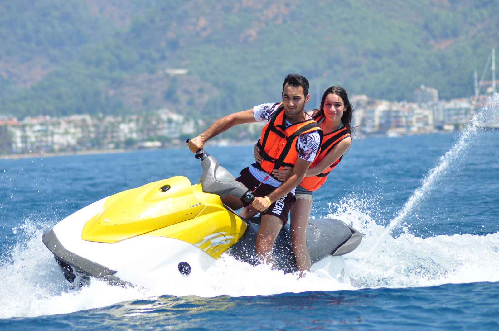 Su Sporları Yat Tatilinizde Adrenalin ve Eğlence