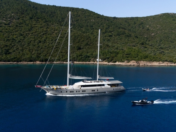 De Love Benzer 7 Kabinli Bir Yat Kiralamak Ödediğimiz Paraya Değer mi