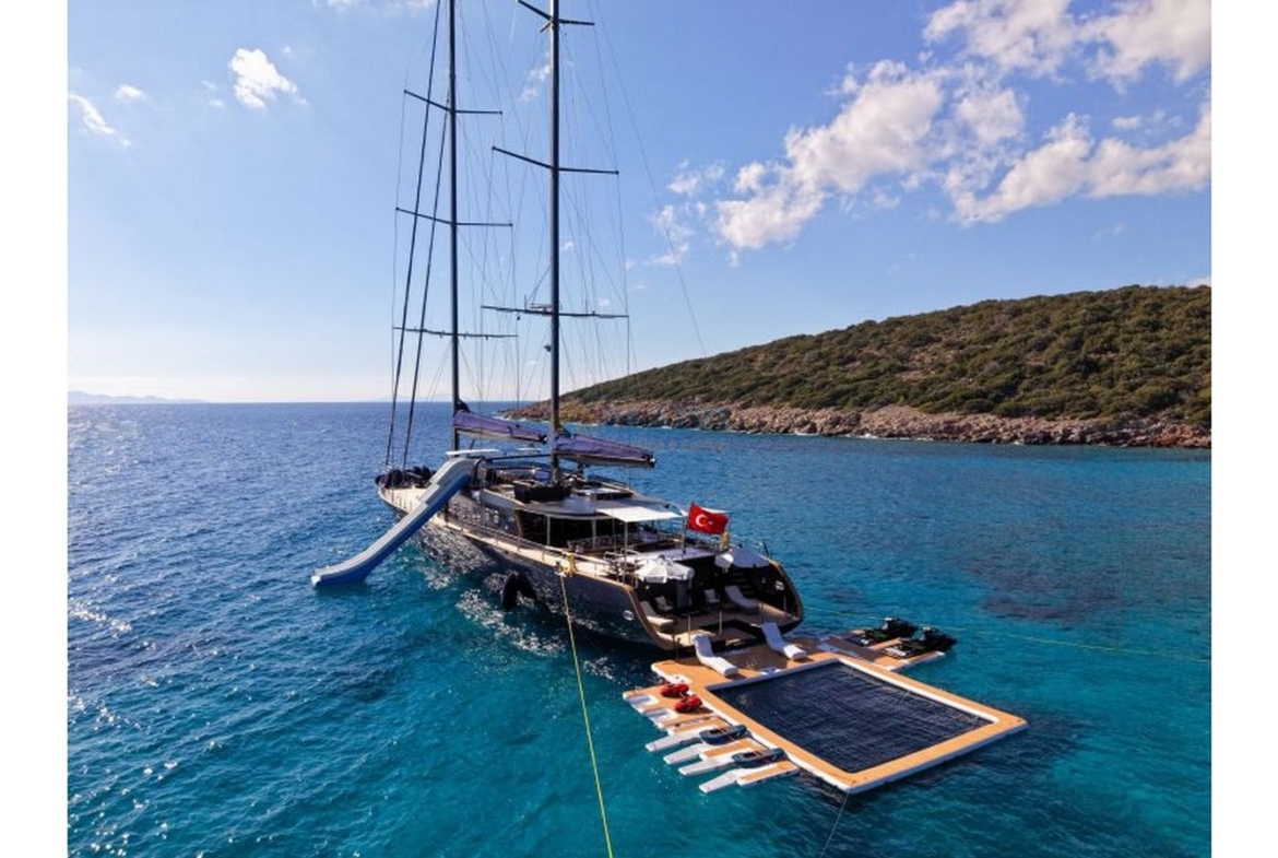 Oğuz Khan Ultra Lüks Yelkenli Yat