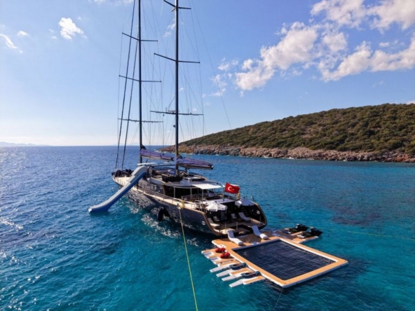 Oğuz Khan Ultra Lüks Yelkenli Yat