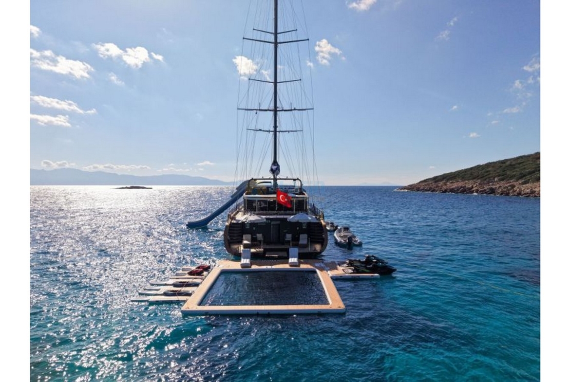 Oğuz Khan Ultra Lüks Yelkenli Yat