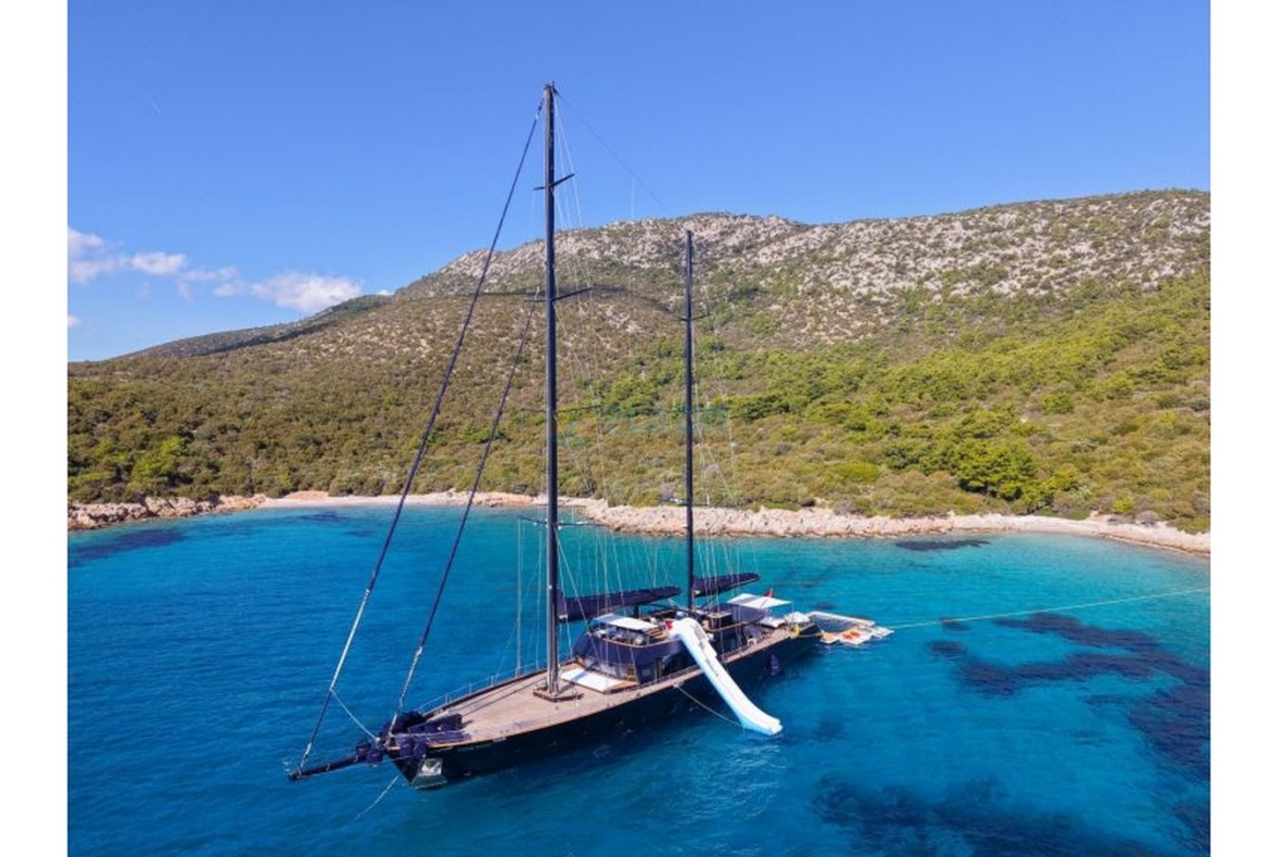 Oğuz Khan Ultra Lüks Yelkenli Yat