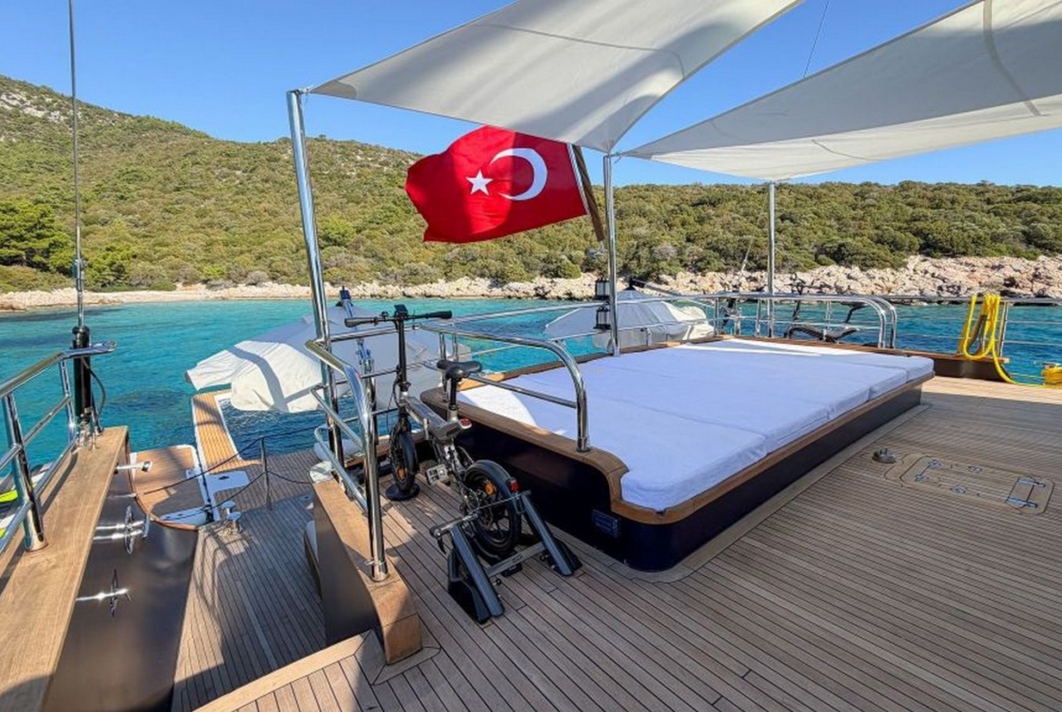 Oğuz Khan Ultra Lüks Yelkenli Yat