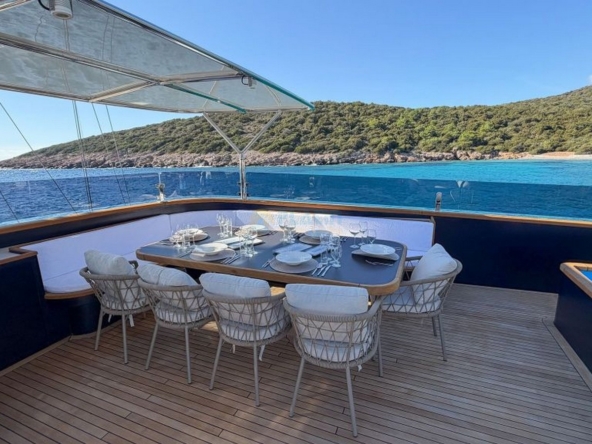 Oğuz Khan Ultra Lüks Yelkenli Yat