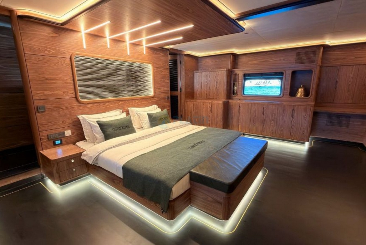 Oğuz Khan Ultra Lüks Yelkenli Yat