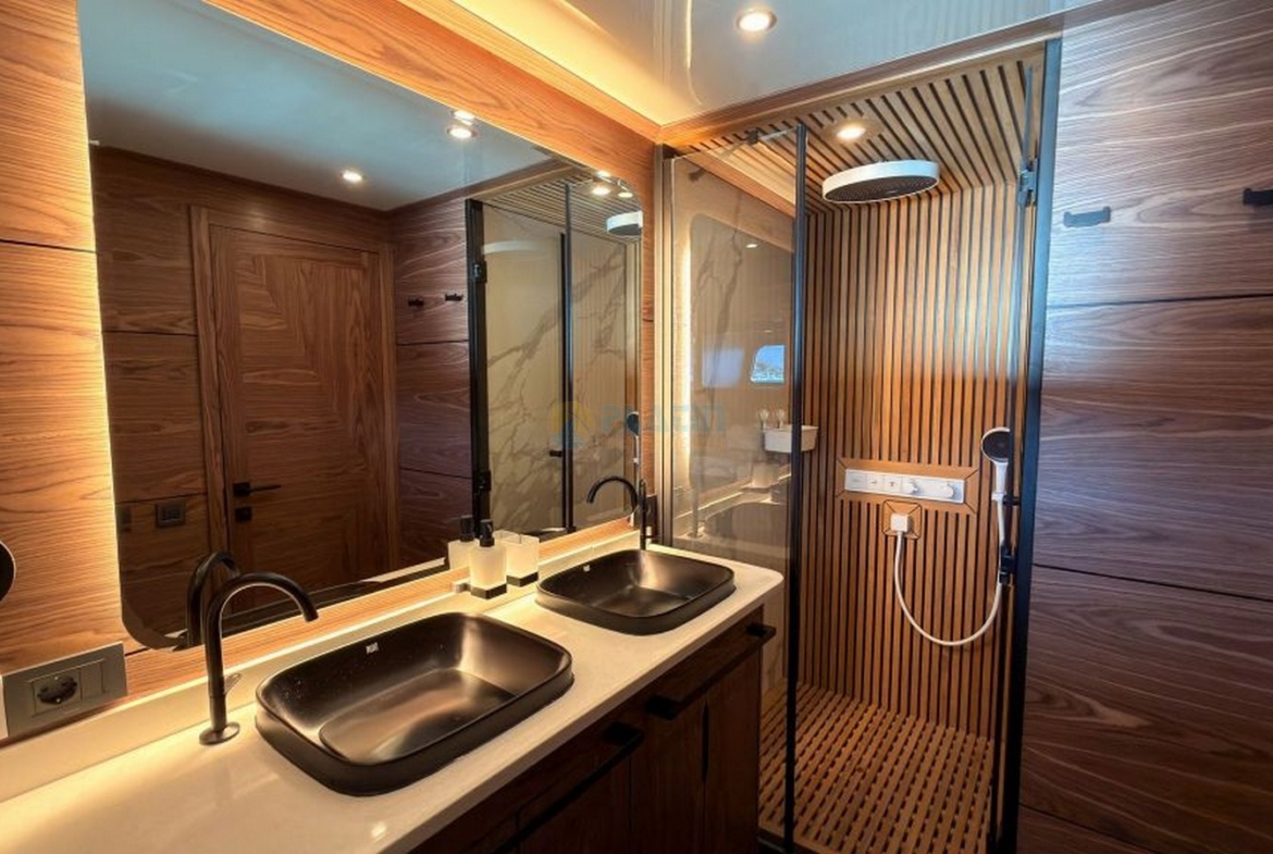 Oğuz Khan Ultra Lüks Yelkenli Yat