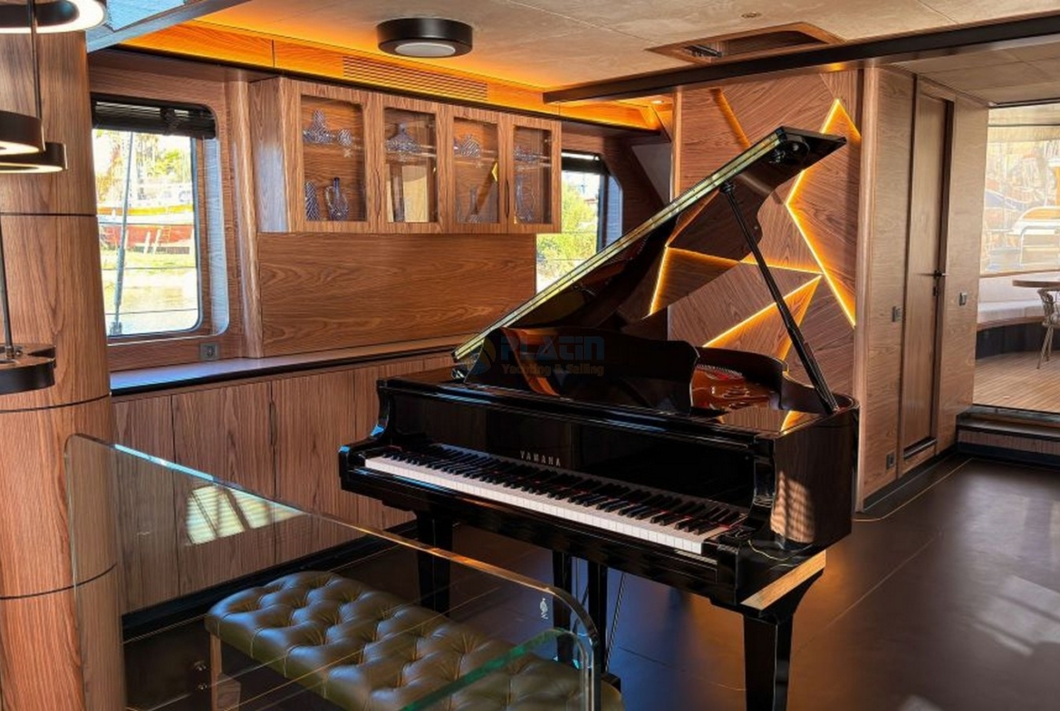 Oğuz Khan Ultra Lüks Yelkenli Yat