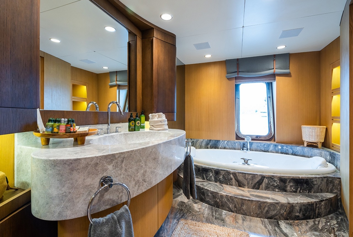 YAZZ – Ultra Lüks Gulet ve Motor Sailor Yat | Platin Yatçılık