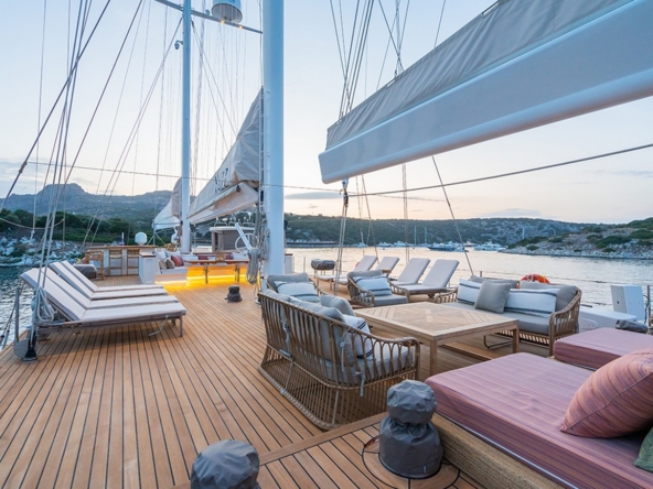 YAZZ – Ultra Lüks Gulet ve Motor Sailor Yat | Platin Yatçılık