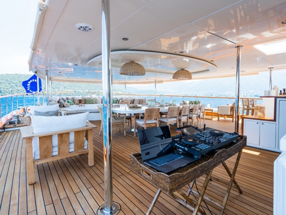 YAZZ – Ultra Lüks Gulet ve Motor Sailor Yat | Platin Yatçılık