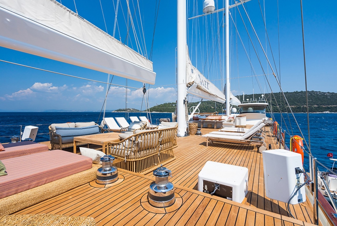 YAZZ – Ultra Lüks Gulet ve Motor Sailor Yat | Platin Yatçılık