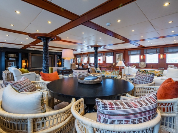 YAZZ – Ultra Lüks Gulet ve Motor Sailor Yat | Platin Yatçılık