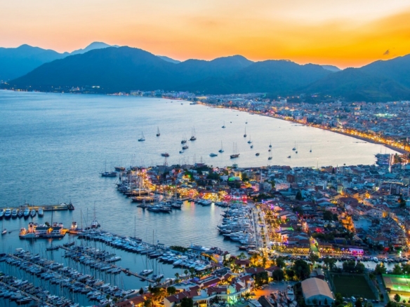 Bodrum, Göcek ve Fethiye tekne kiralama karşılaştırması. Hangi bölge kimler için uygun? Fiyat analizi, rota avantajları, koylar, gulet ve motoryat seçenekleri ile 2026 mavi yolculuk rehberi.